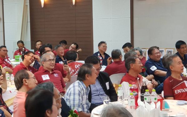 ภาพบรรยากาศพิธีทำบุญเลี้ยงพระเนื่องในโอกาสวันขึ้นปีใหม่และทำบุญประจำปีอาคารสมาคมฯ พิธีแสดงมุทิตาจิตต่อนักศึกษาเก่าฯ รุ่นที่ 8 และรุ่นพี่ที่เกษียณ