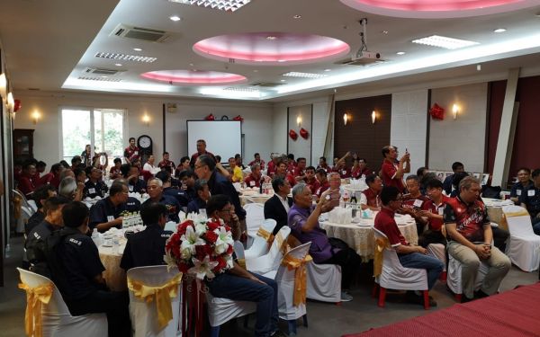 ภาพบรรยากาศพิธีทำบุญเลี้ยงพระเนื่องในโอกาสวันขึ้นปีใหม่และทำบุญประจำปีอาคารสมาคมฯ พิธีแสดงมุทิตาจิตต่อนักศึกษาเก่าฯ รุ่นที่ 8 และรุ่นพี่ที่เกษียณ