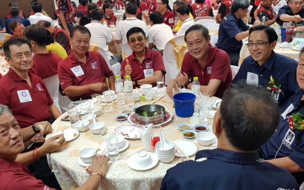 ภาพบรรยากาศพิธีทำบุญเลี้ยงพระเนื่องในโอกาสวันขึ้นปีใหม่และทำบุญประจำปีอาคารสมาคมฯ พิธีแสดงมุทิตาจิตต่อนักศึกษาเก่าฯ รุ่นที่ 8 และรุ่นพี่ที่เกษียณ