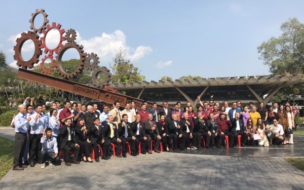 ภาพบรรยากาศงานแสดงความยินดีดุษฏีบัณฑิตกิตติมศักดิ์ และนักศึกษาเก่าดีเด่น มหาวิทยาลัยเชียงใหม่ ประจำปีการศึกษา 2562