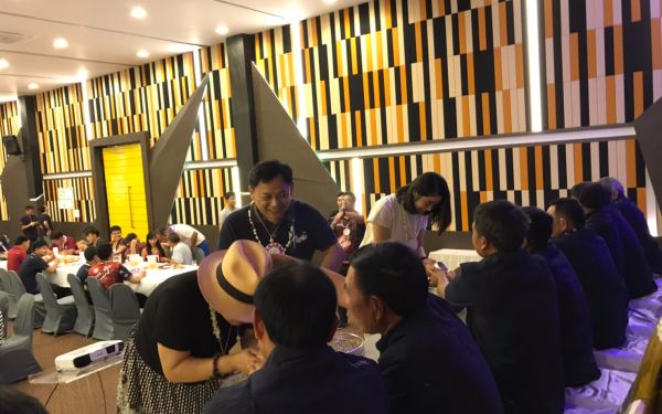 พิธีรดน้ำดำหัวอาจารย์อาวุโสและรุ่นพี่นายช่าง (ภาคตะวันออก)