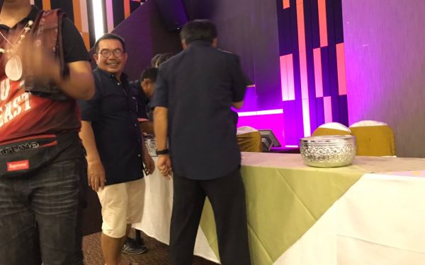 พิธีรดน้ำดำหัวอาจารย์อาวุโสและรุ่นพี่นายช่าง (ภาคตะวันออก)