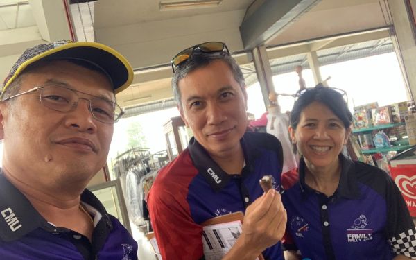 พิธีรดน้ำดำหัวอาจารย์อาวุโสและรุ่นพี่นายช่าง (ภาคตะวันออก)