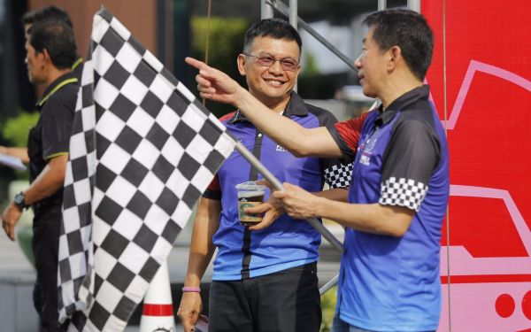 พิธีรดน้ำดำหัวอาจารย์อาวุโสและรุ่นพี่นายช่าง (ภาคตะวันออก)