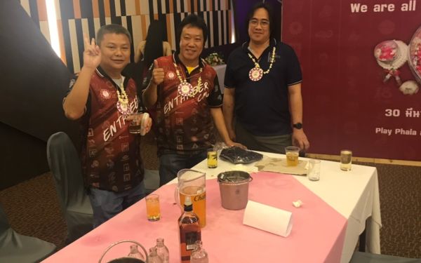 พิธีรดน้ำดำหัวอาจารย์อาวุโสและรุ่นพี่นายช่าง (ภาคตะวันออก)