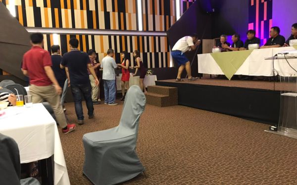 พิธีรดน้ำดำหัวอาจารย์อาวุโสและรุ่นพี่นายช่าง (ภาคตะวันออก)