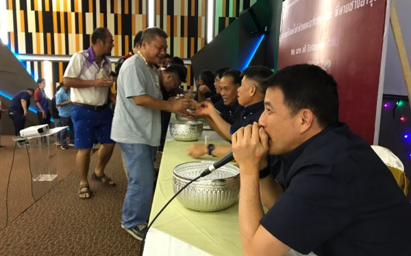 พิธีรดน้ำดำหัวอาจารย์อาวุโสและรุ่นพี่นายช่าง (ภาคตะวันออก)