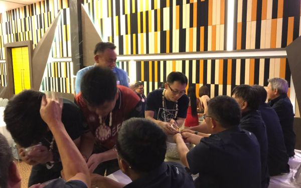 พิธีรดน้ำดำหัวอาจารย์อาวุโสและรุ่นพี่นายช่าง (ภาคตะวันออก)