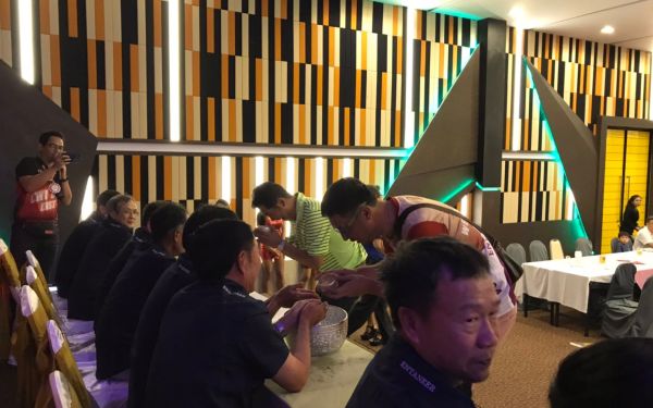 พิธีรดน้ำดำหัวอาจารย์อาวุโสและรุ่นพี่นายช่าง (ภาคตะวันออก)