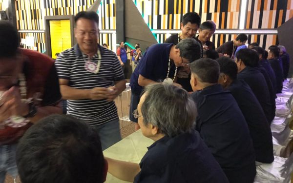 พิธีรดน้ำดำหัวอาจารย์อาวุโสและรุ่นพี่นายช่าง (ภาคตะวันออก)