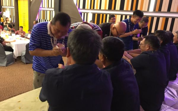 พิธีรดน้ำดำหัวอาจารย์อาวุโสและรุ่นพี่นายช่าง (ภาคตะวันออก)