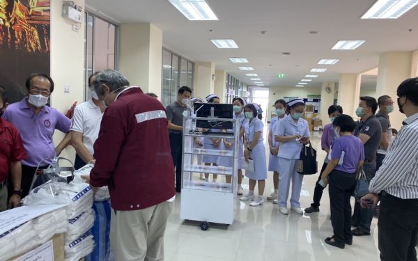 (27-04-63) โครงการช้างเหล็กกระทืบโควิด-19 เฟส 1)ให้รพ.นครพิงค์ จ.เชียงใหม่