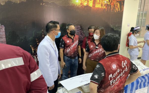 (27-04-63) โครงการช้างเหล็กกระทืบโควิด-19 เฟส 1)ให้รพ.นครพิงค์ จ.เชียงใหม่