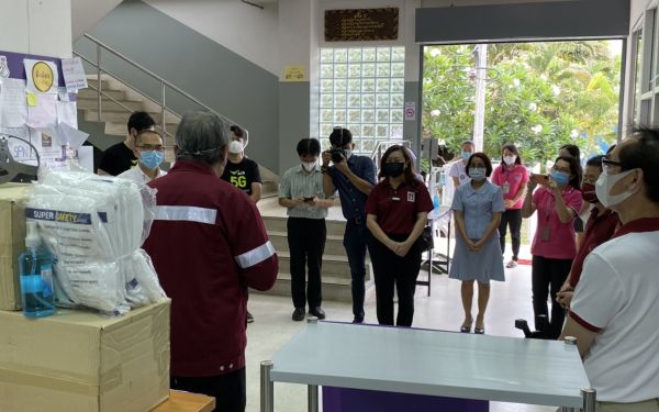 (29-04-63) โครงการช้างเหล็กกระทืบโควิด-19 เฟส1) ให้กับโรงพยาบาลสันกำแพง