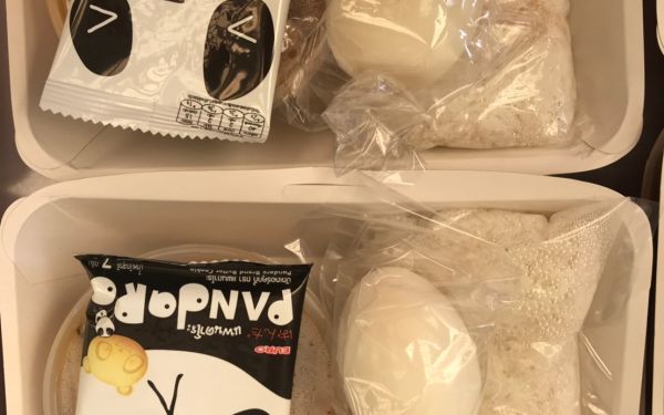 (16-04-63) แจกข้าวกล่องให้กับผู้ประสบภัยโควิด-19_(2)