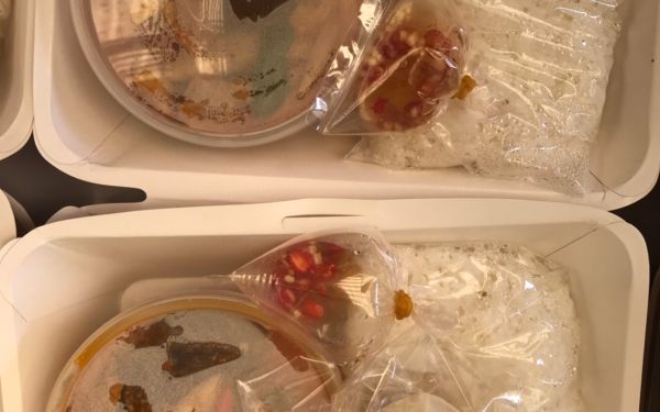 (16-04-63) แจกข้าวกล่องให้กับผู้ประสบภัยโควิด-19_(2)