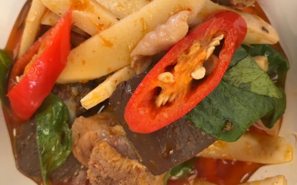 (16-04-63) แจกข้าวกล่องให้กับผู้ประสบภัยโควิด-19_(2)