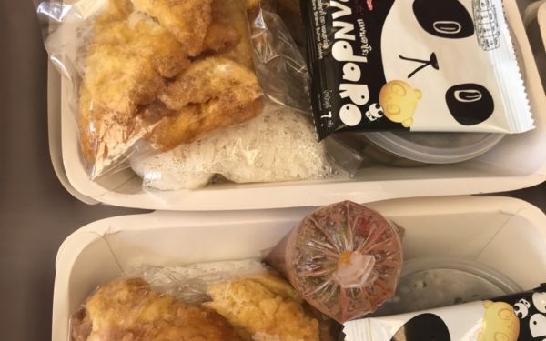 (17-04-63) แจกข้าวกล่องให้กับผู้ประสบภัยโควิด-19_(3)