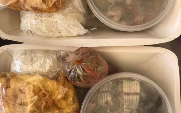 (17-04-63) แจกข้าวกล่องให้กับผู้ประสบภัยโควิด-19_(3)