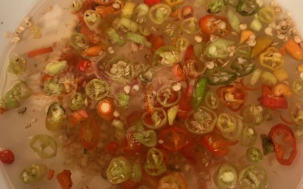 (20-04-63) แจกข้าวกล่องให้กับผู้ประสบภัยโควิด-19_(4)