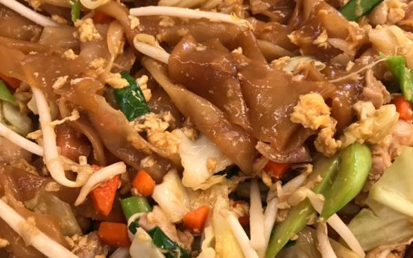 (20-04-63) แจกข้าวกล่องให้กับผู้ประสบภัยโควิด-19_(4)