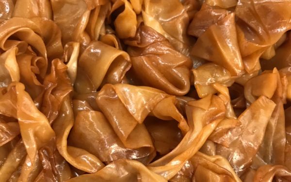 (20-04-63) แจกข้าวกล่องให้กับผู้ประสบภัยโควิด-19_(4)