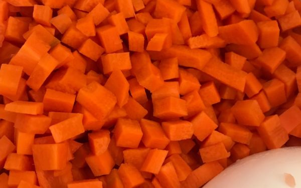 (20-04-63) แจกข้าวกล่องให้กับผู้ประสบภัยโควิด-19_(4)