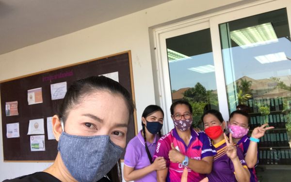 (21-04-63) แจกข้าวกล่องให้กับผู้ประสบภัยโควิด-19_(5)