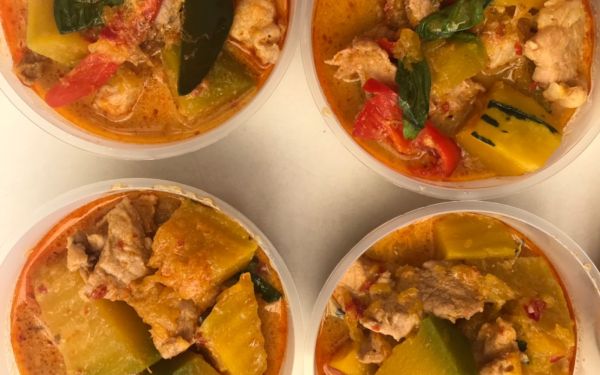 (21-04-63) แจกข้าวกล่องให้กับผู้ประสบภัยโควิด-19_(5)