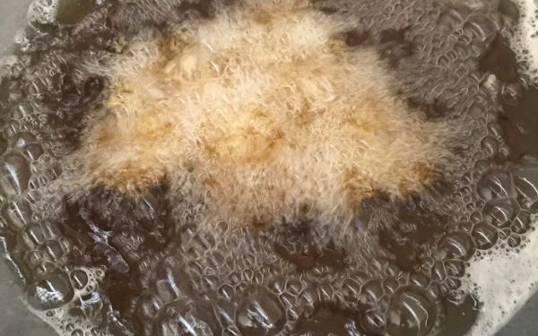 (22-04-63) แจกข้าวกล่องให้กับผู้ประสบภัยโควิด-19_(6)