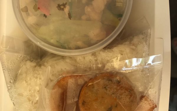 (22-04-63) แจกข้าวกล่องให้กับผู้ประสบภัยโควิด-19_(6)