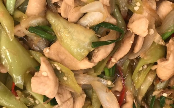 (22-04-63) แจกข้าวกล่องให้กับผู้ประสบภัยโควิด-19_(6)