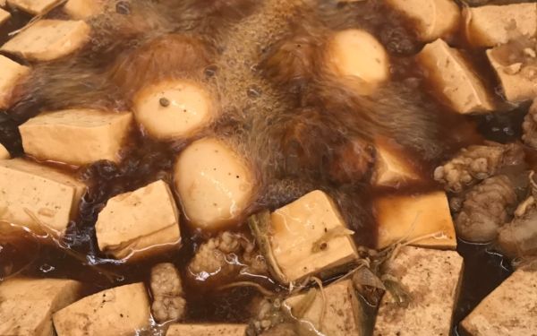 (23-04-63) แจกข้าวกล่องให้กับผู้ประสบภัยโควิด-19_(7)