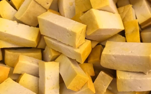 (23-04-63) แจกข้าวกล่องให้กับผู้ประสบภัยโควิด-19_(7)