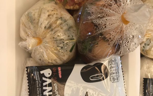 (23-04-63) แจกข้าวกล่องให้กับผู้ประสบภัยโควิด-19_(7)