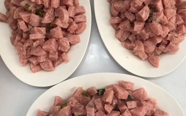 (27-04-63) แจกข้าวกล่องให้กับผู้ประสบภัยโควิด-19_(9)