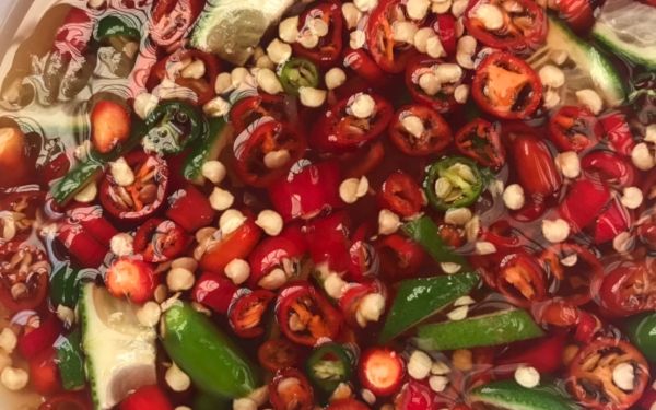 (27-04-63) แจกข้าวกล่องให้กับผู้ประสบภัยโควิด-19_(9)