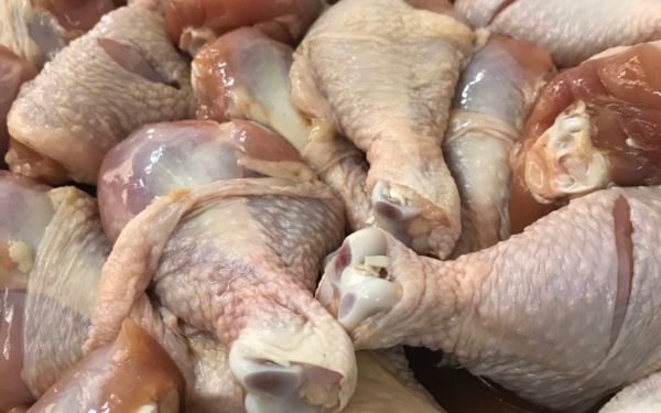 (27-04-63) แจกข้าวกล่องให้กับผู้ประสบภัยโควิด-19_(9)