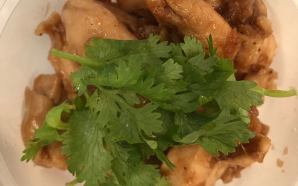 (30-04-63) แจกข้าวกล่องให้กับผู้ประสบภัยโควิด-19_(12)