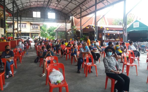 (19-05-63) แจกข้าวกล่องให้กับผู้ประสบภัยโควิด-19_@วัดสาครสุ่นประชาสรรค์