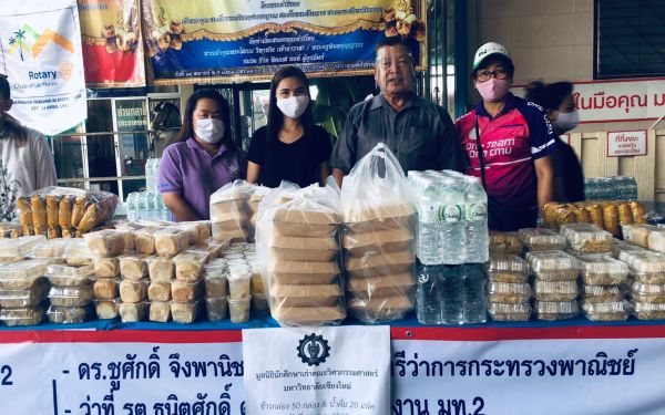 (21-05-63) แจกข้าวกล่องให้กับผู้ประสบภัยโควิด-19_@วัดสาครสุ่นประชาสรรค์