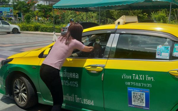 04.06.63 แจกข้าวกล่องให้กับผู้ประสบภัยโควิด-19_@วัดพระศรีฯบางเขน