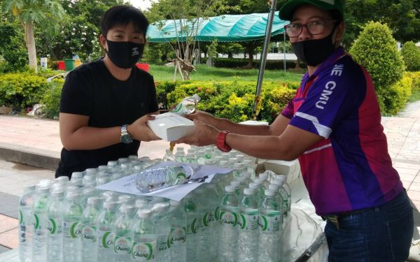 02.06.63 แจกข้าวกล่องให้กับผู้ประสบภัยโควิด-19_@วัดพระศรีฯบางเขน