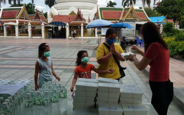02.06.63 แจกข้าวกล่องให้กับผู้ประสบภัยโควิด-19_@วัดพระศรีฯบางเขน