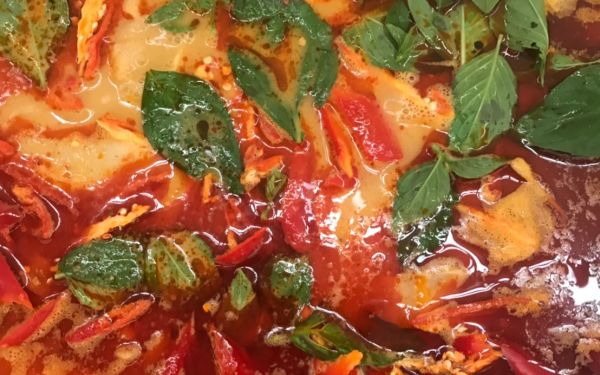 (28-05-63) แจกข้าวกล่องให้กับผู้ประสบภัยโควิด-19_@วัดเสมียนนารี