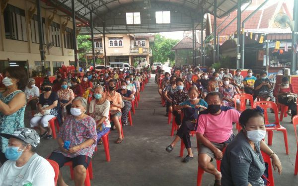 (26-05-63) แจกข้าวกล่องให้กับผู้ประสบภัยโควิด-19_@วัดสาครสุ่นประชาสรรค์