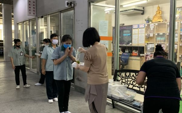 (06-05-63) แจกข้าวกล่องให้กับผู้ประสบภัยโควิด-19_@การบินไทย