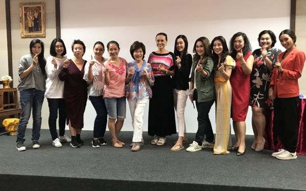 21.06.63 ภาพกิจกรรม Workshop เรียนการแต่งหน้าเพื่อส่งเสริมบุคลิกภาพและโหวงเฮง