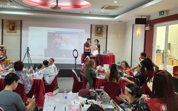 21.06.63 ภาพกิจกรรม Workshop เรียนการแต่งหน้าเพื่อส่งเสริมบุคลิกภาพและโหวงเฮง