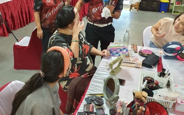 21.06.63 ภาพกิจกรรม Workshop เรียนการแต่งหน้าเพื่อส่งเสริมบุคลิกภาพและโหวงเฮง